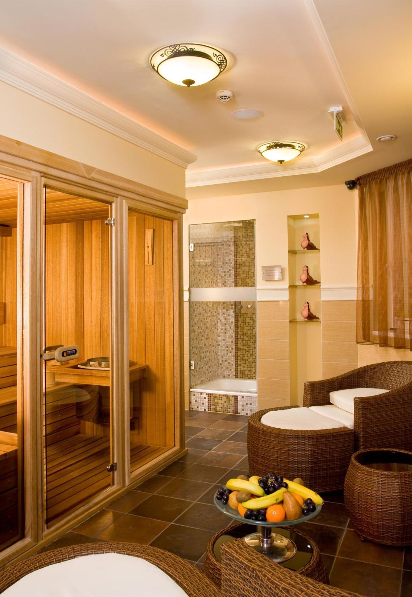 Hotel Kalvaria Gyor Bagian luar foto