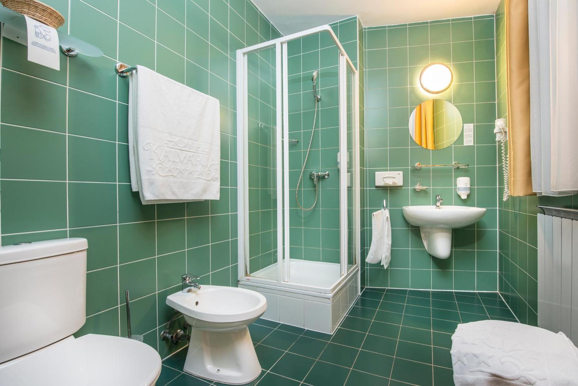 Hotel Kalvaria Gyor Bagian luar foto