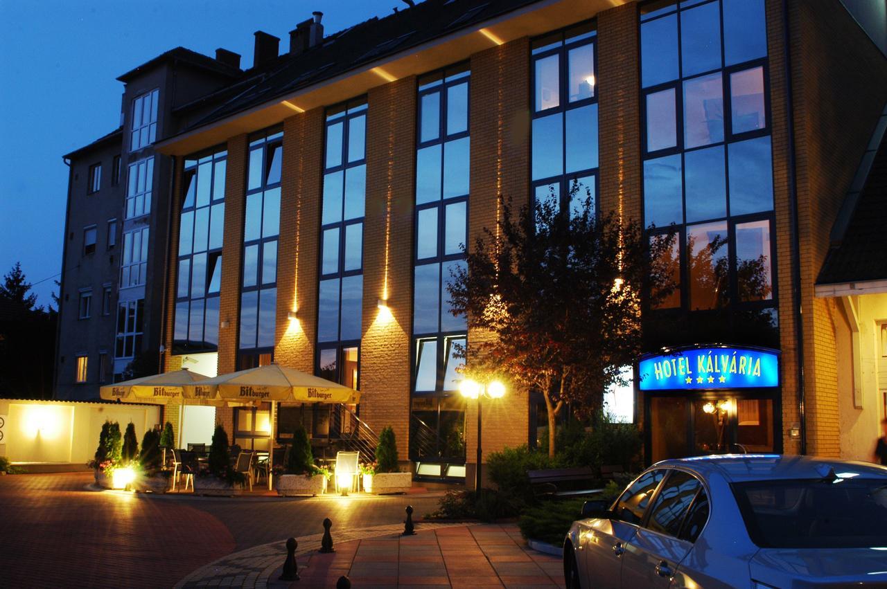 Hotel Kalvaria Gyor Bagian luar foto